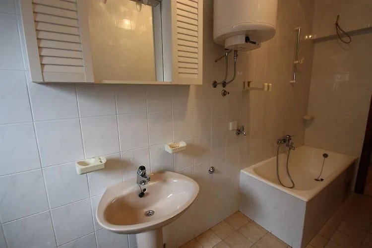 Three-Bedroom Apartment In Crikvenica I