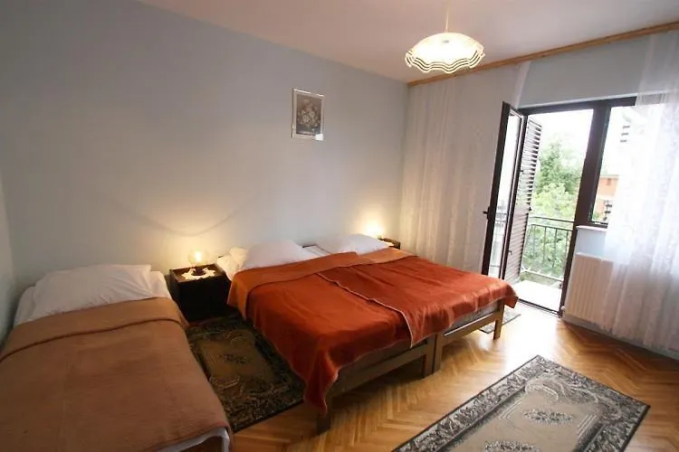 Three-Bedroom Apartment In Crikvenica I