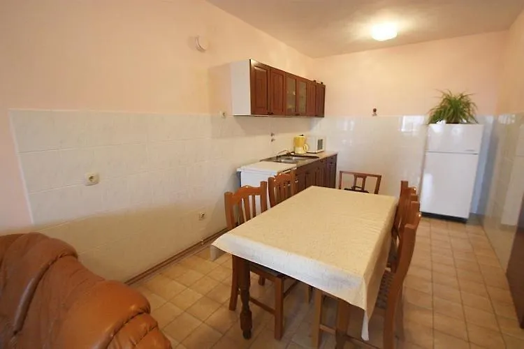 Three-Bedroom Apartment In Crikvenica I