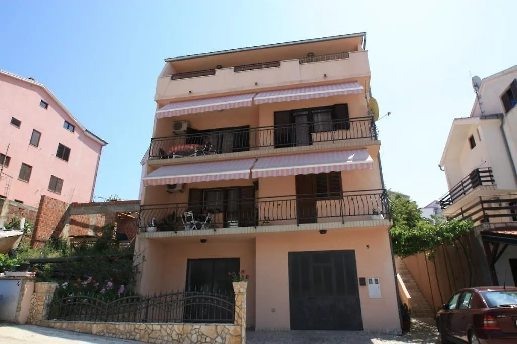 Three-Bedroom Apartment In Crikvenica I